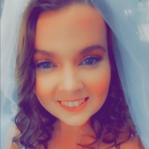 Meet your Posher, Ciera